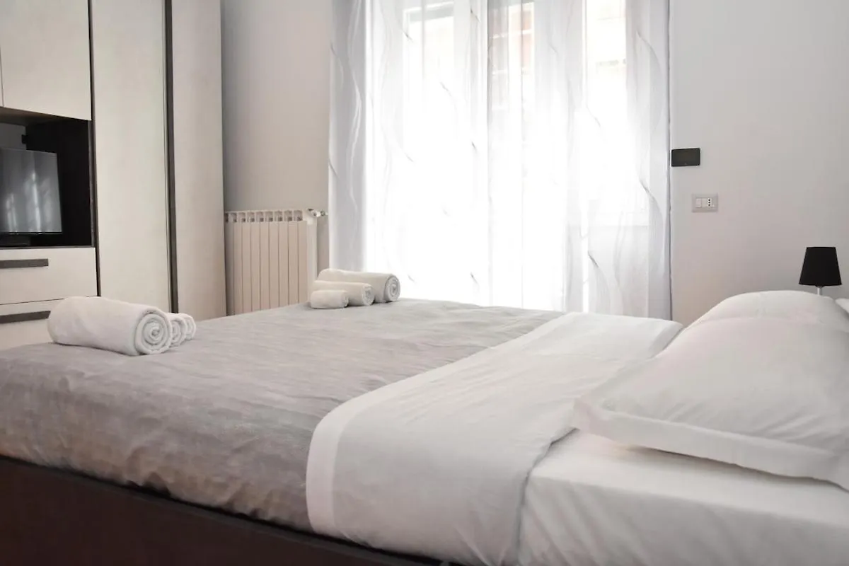 Apartment Metro Battistini- D'Alessandro Holiday Home Rome